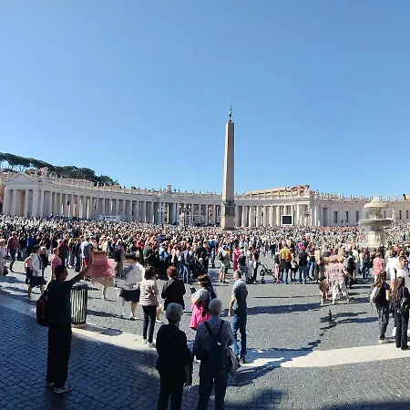 Daire Comfortable Family Vatican Apartament Large *